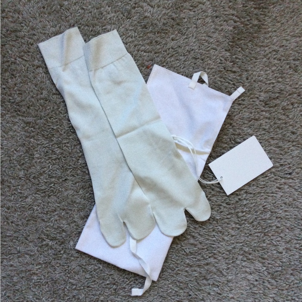 🔥🔥HOST PIC🔥🔥 Jil Sander off White Silk Split Toe Socks - Picture 11 of 13